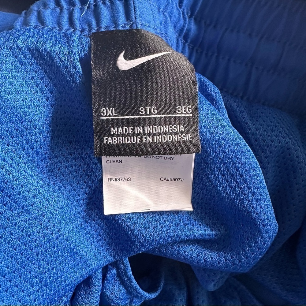 Nike meen's Split Colorblocked 9" Swim Trunks - Picture 7 of 8